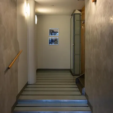 2ndhomes Just Renovated 1br With Balcony *
