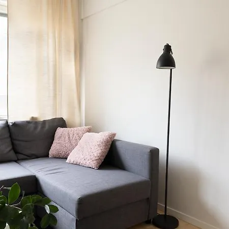 2ndhomes Just Renovated 1br With Balcony شقة *