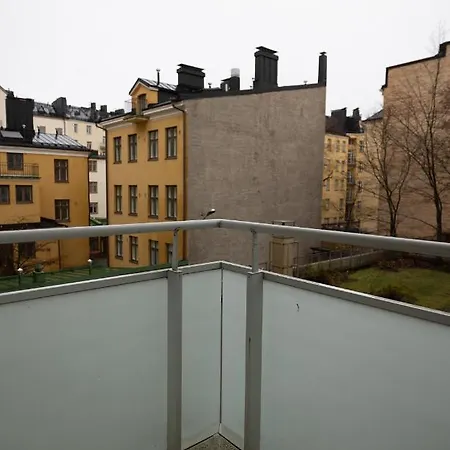 2ndhomes Just Renovated 1br With Balcony *